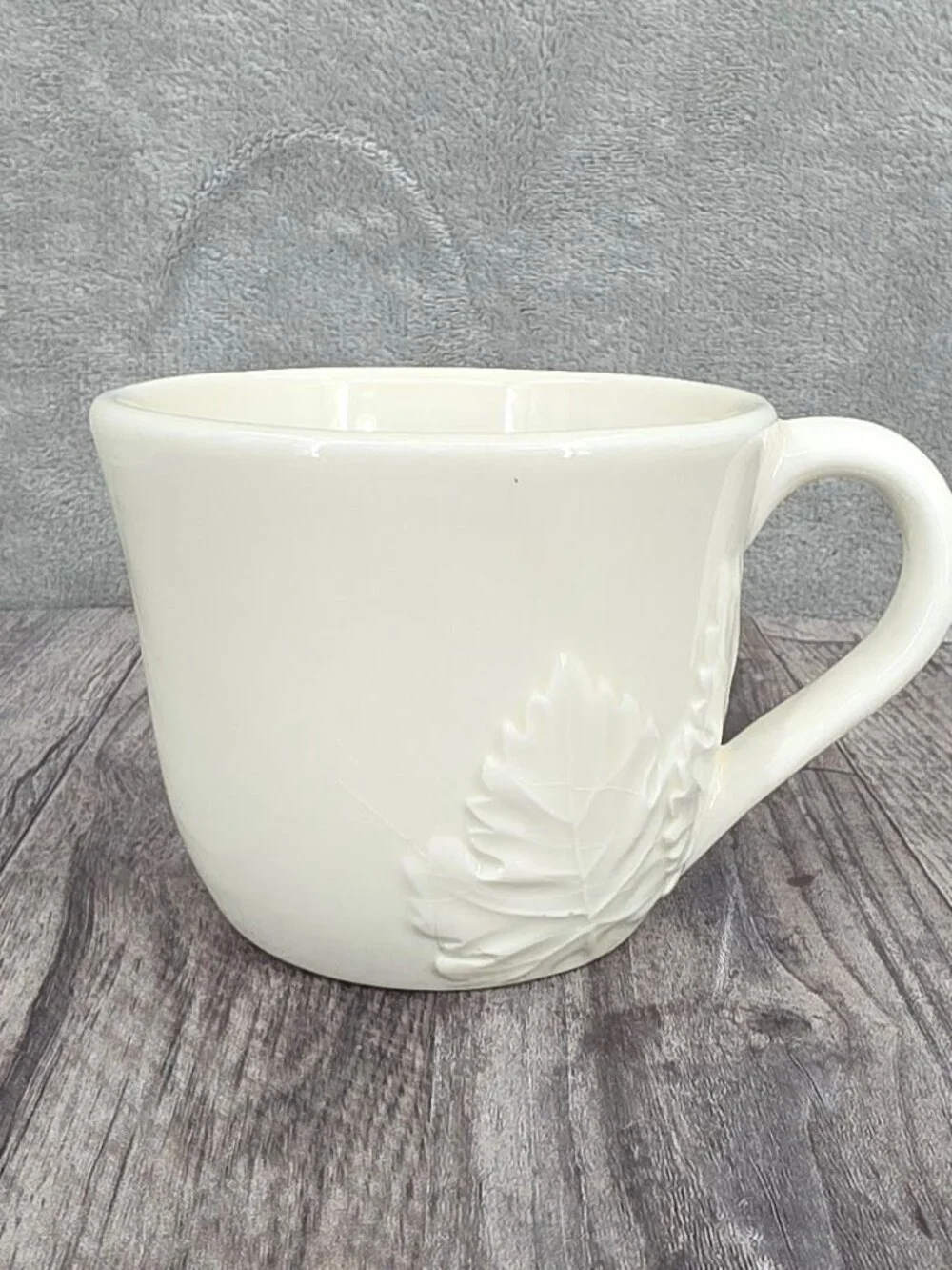 Williams Sonoma Coffee Mug Napa Cream 14oz Replacement Italian Leaves Embossed